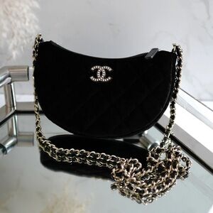New Auth. Chanel Makeup Black Quilted Clutch with Gold Chain (GWP)